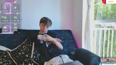 ethan and ava online show from December 2025 12:58:01 PM