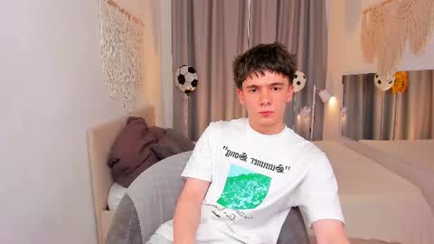 Snapshot of ethan_crowe chatting on July 2026 03:38:02 PM Ethan online show from July 2026 03:38:02 PM