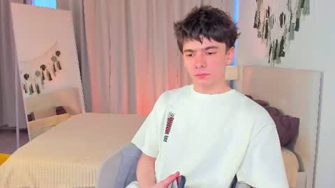 Snapshot of ethan_crowe chatting on July 2026 03:54:02 PM Ethan online show from July 2026 03:54:02 PM