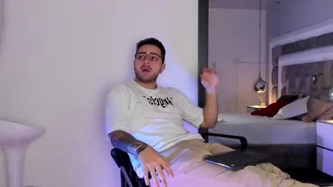 ethan_greys online show from December 2025 04:28:02 AM