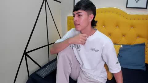 E T H A N  online show from February 2026 08:09:01 PM