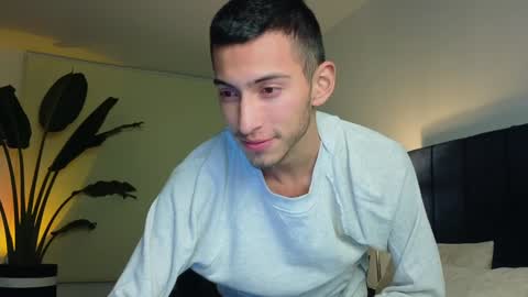 Snapshot of ethan_skiny_ chatting on December 2024 04:52:01 AM Joan online show from December 2024 04:52:01 AM