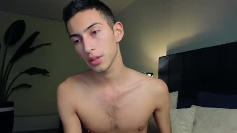 Snapshot of ethan_skiny_ chatting on December 2024 02:33:02 AM Joan online show from December 2024 02:33:02 AM