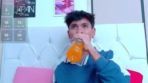 Ethan online show from November 2025 08:40:02 PM