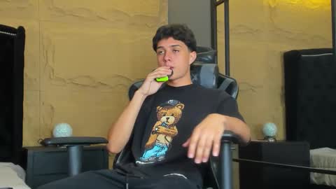 ethanlowell online show from November 2025 04:21:01 AM