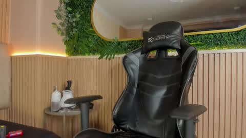 ethanlowell online show from February 2026 05:12:02 AM