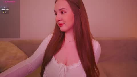 Hello I am AliseNext stream -  1700 GTM1 online show from October 2025 06:29:02 PM