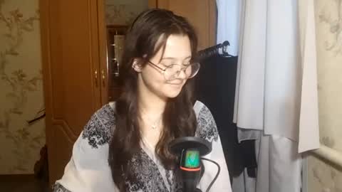Snapshot of eugeniecarrubba chatting on May 2026 03:18:01 PM Lily 1st day online show from May 2026 03:18:01 PM