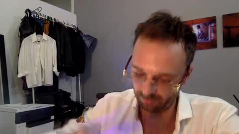 Snapshot of euginehot chatting on March 2025 02:34:02 PM euginehot online show from March 2025 02:34:02 PM