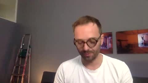 Snapshot of euginehot chatting on December 2025 12:09:01 PM euginehot online show from December 2025 12:09:01 PM