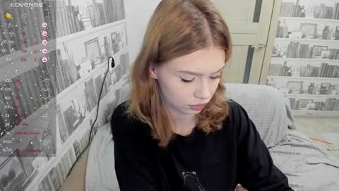 Veronica Tiia Lilith left to right online show from March 2026 03:27:02 PM