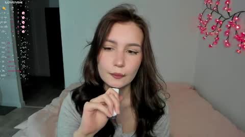 Snapshot of eumomino chatting on April 2026 09:06:02 PM Veronica Tiia Lilith left to right online show from April 2026 09:06:02 PM
