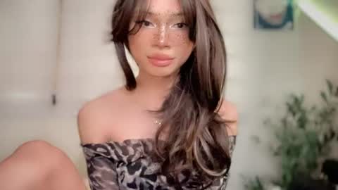 Snapshot of euphoric_goddess chatting on June 2026 04:40:01 AM euphoric_goddess online show from June 2026 04:40:01 AM