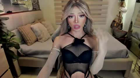 Snapshot of euphoric_goddess chatting on July 2026 08:23:02 PM euphoric_goddess online show from July 2026 08:23:02 PM