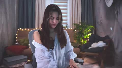 Snapshot of euphoriiiaa chatting on December 2025 07:14:02 AM Mira online show from December 2025 07:14:02 AM