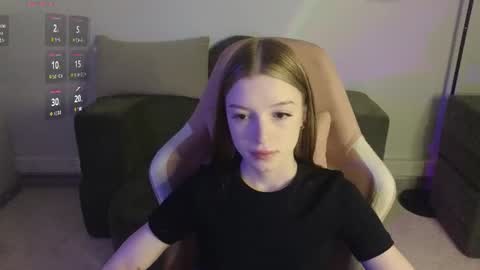 Snapshot of eva__thompson chatting on June 2026 01:28:02 AM Eva online show from June 2026 01:28:02 AM