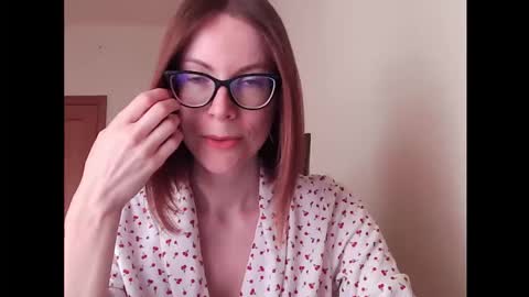 Snapshot of eva_cutesmile chatting on September 2025 12:51:02 PM Eva online show from September 2025 12:51:02 PM