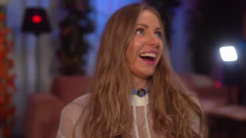 Eva online show from November 2025 08:00:01 PM