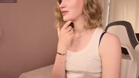 Snapshot of eva_hamilton chatting on June 2026 11:27:02 PM eva hamilton online show from June 2026 11:27:02 PM