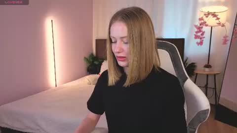 Snapshot of eva_hamilton chatting on July 2026 01:04:02 AM eva hamilton online show from July 2026 01:04:02 AM