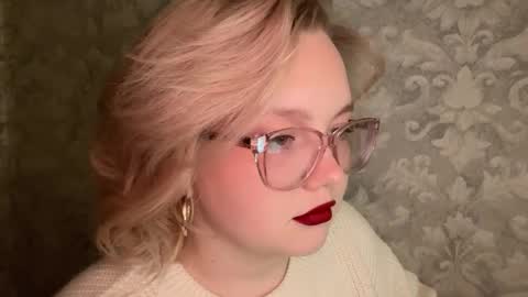 Snapshot of eva_kittenn chatting on September 2025 10:33:01 PM eva_kittenn online show from September 2025 10:33:01 PM