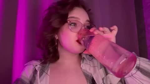 Snapshot of eva_kittenn chatting on November 2025 01:28:01 AM eva_kittenn online show from November 2025 01:28:01 AM