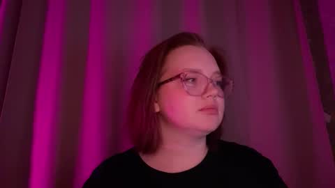 Snapshot of eva_kittenn chatting on December 2025 05:11:02 PM eva_kittenn online show from December 2025 05:11:02 PM