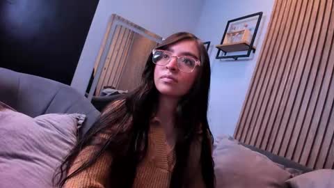 Angelinne online show from September 2025 10:16:02 AM