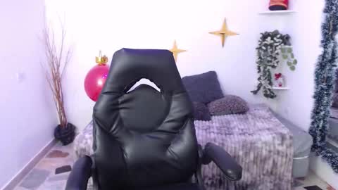 Eva  online show from December 2025 04:23:01 PM