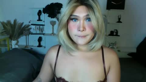 Queen Eva Mazikeen online show from April 2026 07:09:02 PM