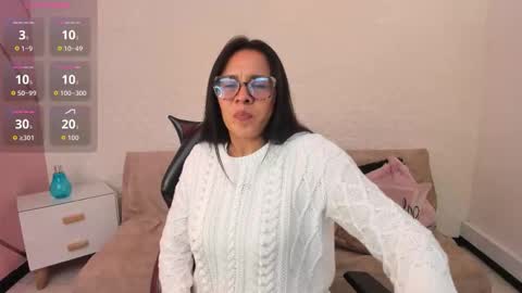 Eva  online show from October 2025 02:35:01 PM