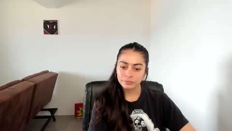 Snapshot of eva_monn chatting on July 2026 05:23:01 PM eva_monn online show from July 2026 05:23:01 PM