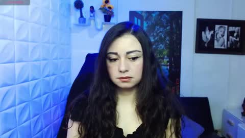 Snapshot of eva_rosell chatting on December 2025 02:33:02 PM Eva online show from December 2025 02:33:02 PM