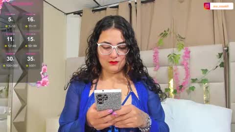 Eva  online show from October 2025 11:52:01 AM