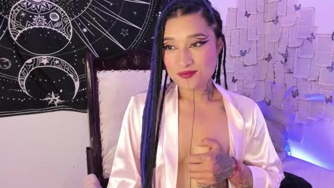 Eva  online show from September 2025 07:08:01 AM