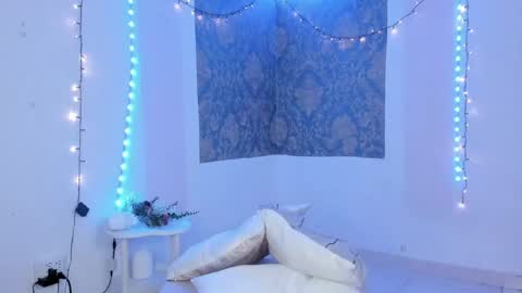 Eva  online show from April 2026 10:03:02 AM