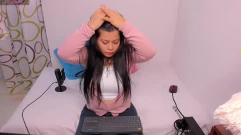 Estefania online show from December 2024 11:25:01 PM