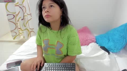 Estefania online show from January 2025 04:51:02 PM