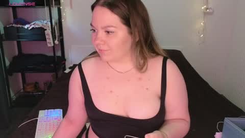 Snapshot of eva_sweetdream chatting on June 2026 06:59:01 AM Eva online show from June 2026 06:59:01 AM