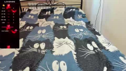 Snapshot of eva_zero chatting on October 2025 11:50:02 AM Eva online show from October 2025 11:50:02 AM