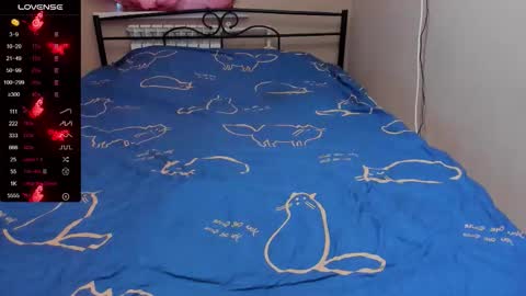 Snapshot of eva_zero chatting on October 2025 12:44:02 PM Eva online show from October 2025 12:44:02 PM