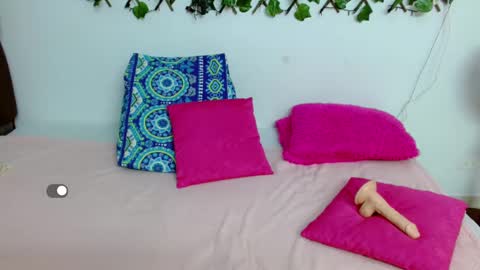 Eva   online show from February 2025 10:28:02 PM