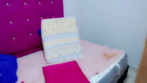 Eva   online show from February 2025 10:10:02 PM