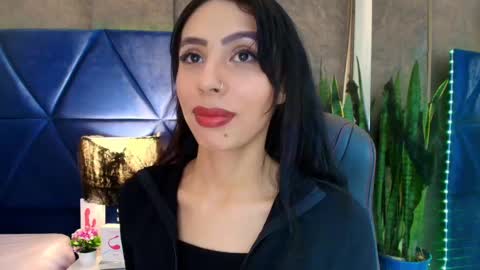 EVA CLOEE online show from October 2025 04:13:01 AM