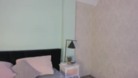 julieth online show from November 2025 12:06:01 PM