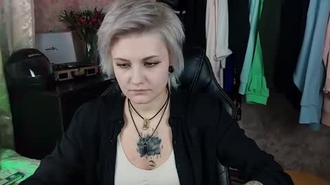 Snapshot of evabrownie chatting on February 2025 01:00:02 PM Eva Brownie online show from February 2025 01:00:02 PM