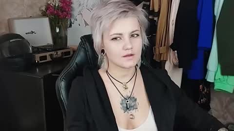 Snapshot of evabrownie chatting on February 2025 01:39:02 PM Eva Brownie online show from February 2025 01:39:02 PM