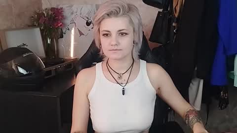 Snapshot of evabrownie chatting on February 2025 12:05:02 PM Eva Brownie online show from February 2025 12:05:02 PM