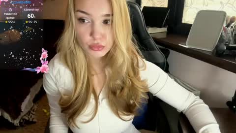 evacarter1 online show from March 2026 11:33:02 AM