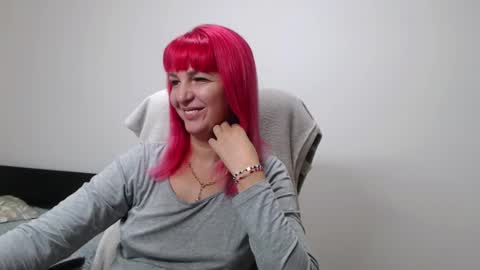 EvadesireONE online show from October 2025 06:36:01 PM